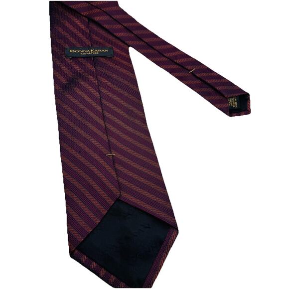 DONNA KARAN SIGNATURE 100% ITALIAN SILK MENS TIE 4 x 58 - Picture 2 of 5